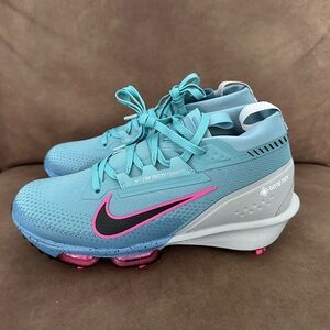 Nike Infinity Tour GTX golf shoes